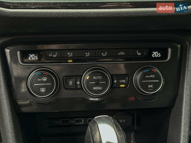 Сірий Фольксваген Тігуан, об'ємом двигуна 1.98 л та пробігом 230 тис. км за 27700 $, фото 81 на Automoto.ua