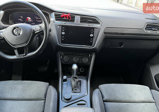 Серый Фольксваген Тигуан, объемом двигателя 1.98 л и пробегом 76 тыс. км за 32000 $, фото 29 на Automoto.ua
