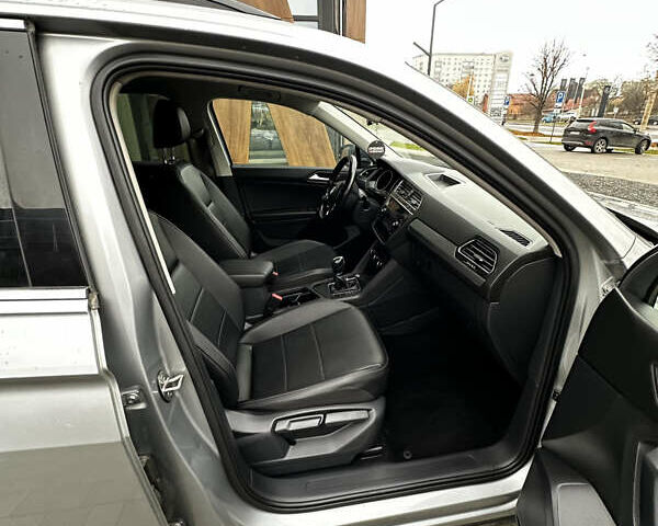 Сірий Фольксваген Тігуан, об'ємом двигуна 2 л та пробігом 195 тис. км за 16200 $, фото 10 на Automoto.ua