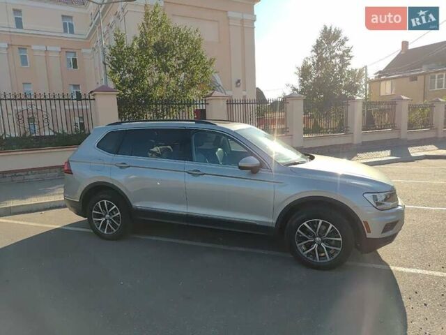 Серый Фольксваген Тигуан, объемом двигателя 2 л и пробегом 49 тыс. км за 19999 $, фото 47 на Automoto.ua