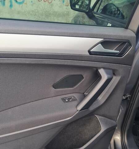 Серый Фольксваген Тигуан, объемом двигателя 1.98 л и пробегом 90 тыс. км за 25800 $, фото 13 на Automoto.ua