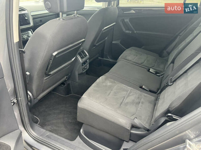 Сірий Фольксваген Тігуан, об'ємом двигуна 1.98 л та пробігом 209 тис. км за 27900 $, фото 31 на Automoto.ua