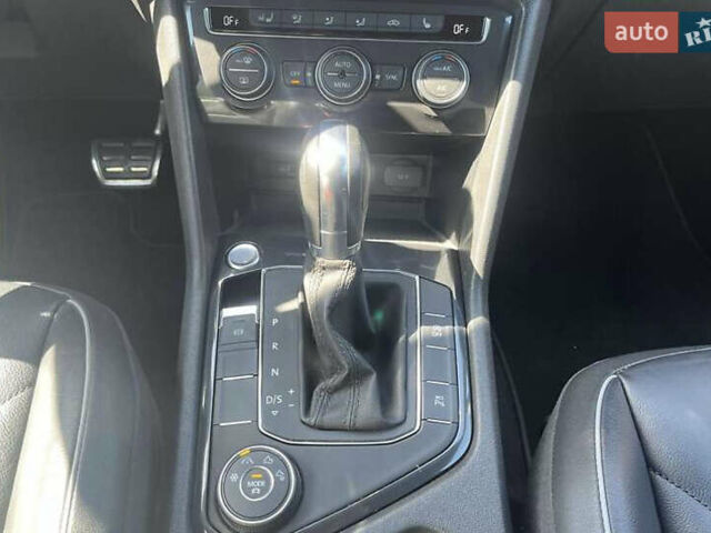 Сірий Фольксваген Тігуан, об'ємом двигуна 1.98 л та пробігом 110 тис. км за 23200 $, фото 31 на Automoto.ua