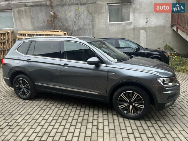 Серый Фольксваген Тигуан, объемом двигателя 2 л и пробегом 135 тыс. км за 18900 $, фото 3 на Automoto.ua