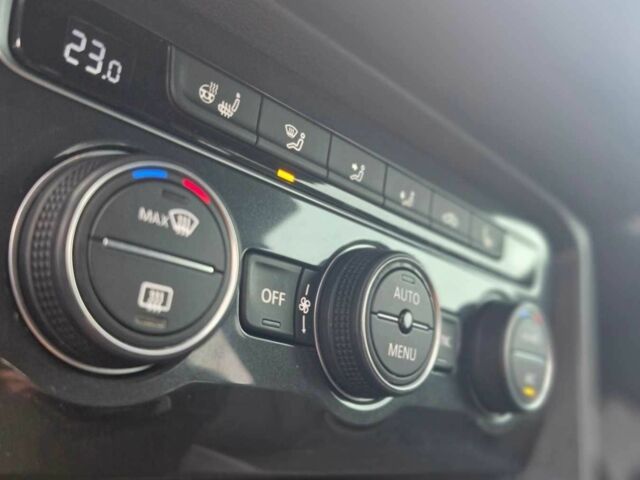 Серый Фольксваген Тигуан, объемом двигателя 2 л и пробегом 214 тыс. км за 21800 $, фото 16 на Automoto.ua