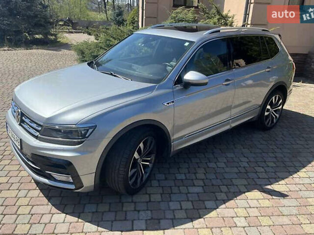 Сірий Фольксваген Тігуан, об'ємом двигуна 1.98 л та пробігом 110 тис. км за 23200 $, фото 5 на Automoto.ua