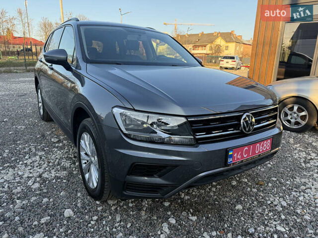 Серый Фольксваген Тигуан, объемом двигателя 2 л и пробегом 121 тыс. км за 16300 $, фото 10 на Automoto.ua
