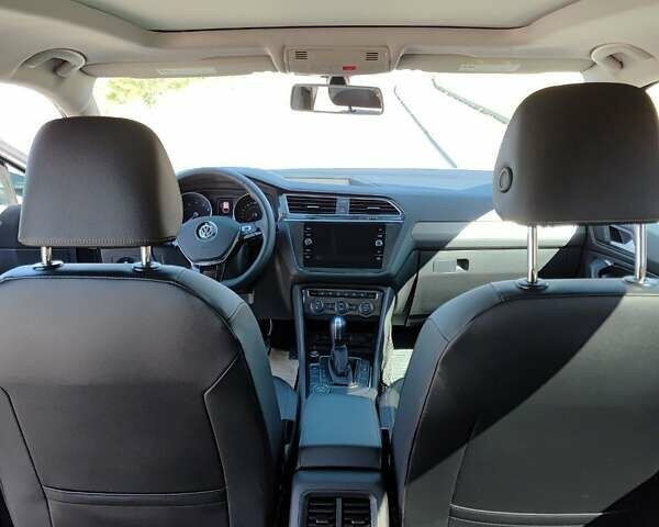 Серый Фольксваген Тигуан, объемом двигателя 2 л и пробегом 49 тыс. км за 19999 $, фото 60 на Automoto.ua