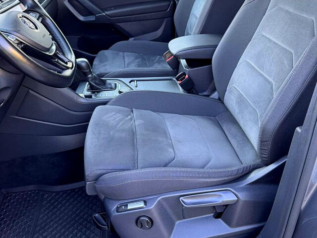 Серый Фольксваген Тигуан, объемом двигателя 2 л и пробегом 237 тыс. км за 28950 $, фото 6 на Automoto.ua