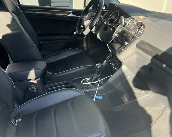 Серый Фольксваген Тигуан, объемом двигателя 1.98 л и пробегом 70 тыс. км за 26000 $, фото 11 на Automoto.ua