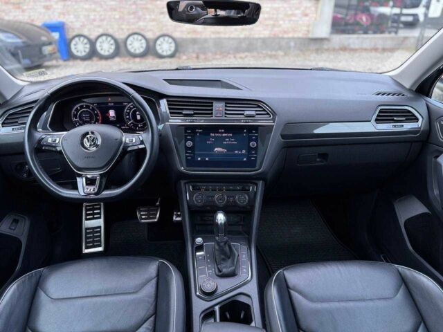 Серый Фольксваген Тигуан, объемом двигателя 2 л и пробегом 100 тыс. км за 24999 $, фото 18 на Automoto.ua