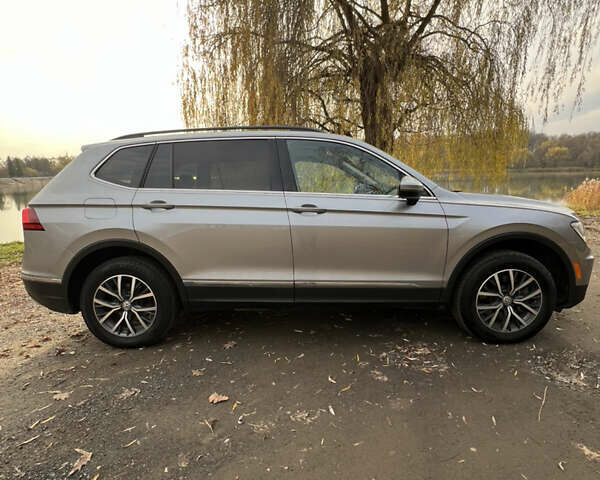 Сірий Фольксваген Тігуан, об'ємом двигуна 1.98 л та пробігом 113 тис. км за 19000 $, фото 5 на Automoto.ua