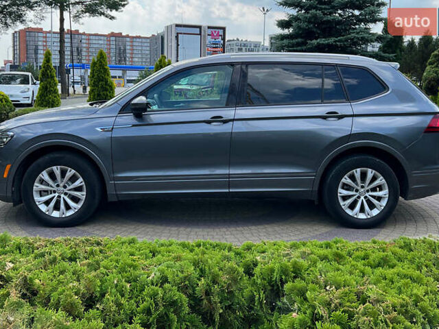 Серый Фольксваген Тигуан, объемом двигателя 2 л и пробегом 53 тыс. км за 19650 $, фото 3 на Automoto.ua