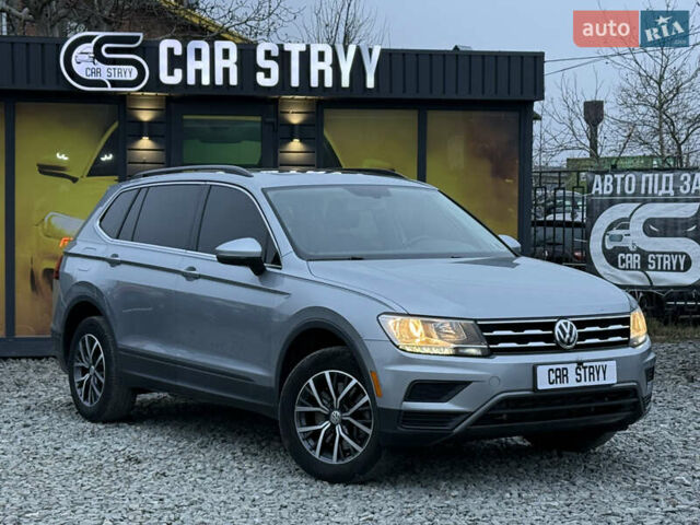 Сірий Фольксваген Тігуан, об'ємом двигуна 2 л та пробігом 62 тис. км за 21500 $, фото 1 на Automoto.ua