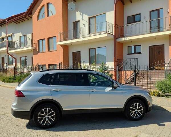 Серый Фольксваген Тигуан, объемом двигателя 2 л и пробегом 49 тыс. км за 19999 $, фото 34 на Automoto.ua