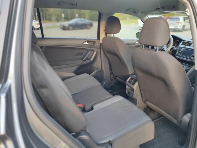 Серый Фольксваген Тигуан, объемом двигателя 2 л и пробегом 140 тыс. км за 9700 $, фото 13 на Automoto.ua