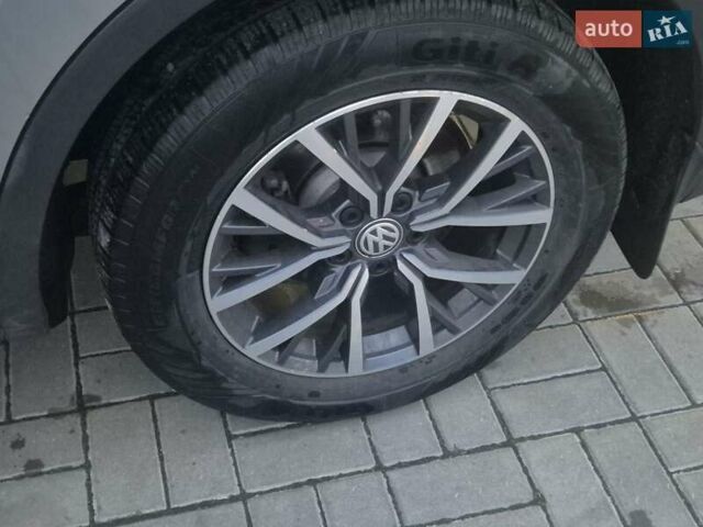 Серый Фольксваген Тигуан, объемом двигателя 1.98 л и пробегом 73 тыс. км за 21000 $, фото 12 на Automoto.ua