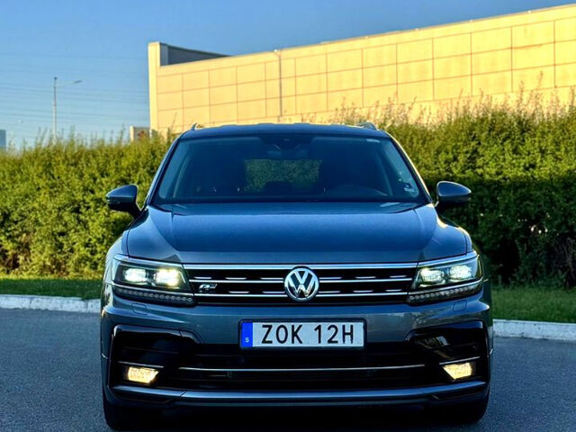 Серый Фольксваген Тигуан, объемом двигателя 2 л и пробегом 237 тыс. км за 28950 $, фото 13 на Automoto.ua