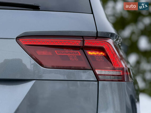 Серый Фольксваген Тигуан, объемом двигателя 2 л и пробегом 241 тыс. км за 26999 $, фото 44 на Automoto.ua