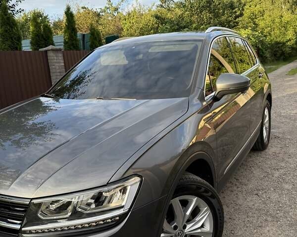 Серый Фольксваген Тигуан, объемом двигателя 1.97 л и пробегом 76 тыс. км за 28000 $, фото 1 на Automoto.ua
