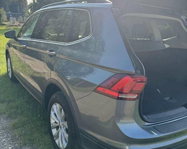 Серый Фольксваген Тигуан, объемом двигателя 1.98 л и пробегом 136 тыс. км за 17250 $, фото 7 на Automoto.ua