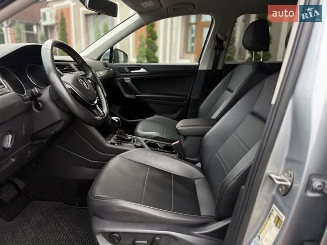 Сірий Фольксваген Тігуан, об'ємом двигуна 1.98 л та пробігом 173 тис. км за 16999 $, фото 40 на Automoto.ua
