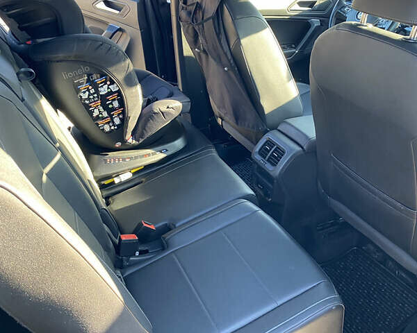 Сірий Фольксваген Тігуан, об'ємом двигуна 1.98 л та пробігом 81 тис. км за 25000 $, фото 13 на Automoto.ua