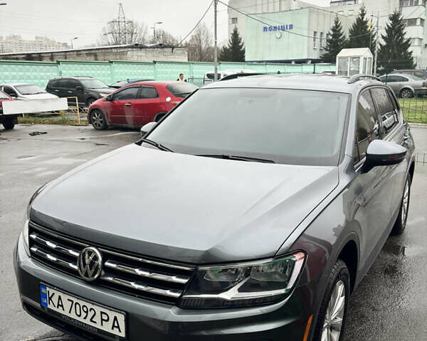 Серый Фольксваген Тигуан, объемом двигателя 2 л и пробегом 65 тыс. км за 18200 $, фото 1 на Automoto.ua
