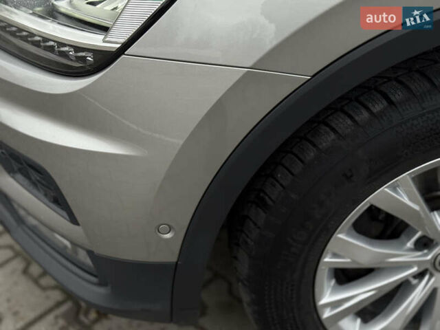 Серый Фольксваген Тигуан, объемом двигателя 2 л и пробегом 259 тыс. км за 22800 $, фото 15 на Automoto.ua