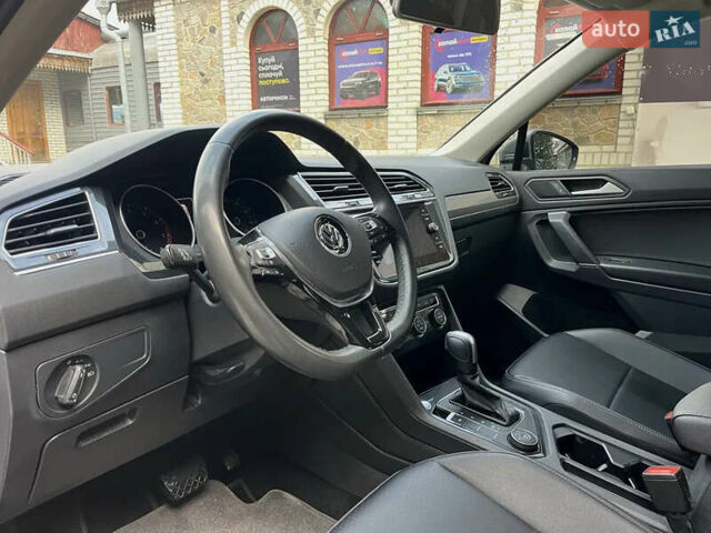 Серый Фольксваген Тигуан, объемом двигателя 1.98 л и пробегом 225 тыс. км за 17800 $, фото 10 на Automoto.ua