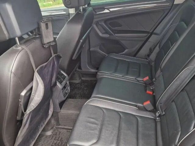 Серый Фольксваген Тигуан, объемом двигателя 2 л и пробегом 97 тыс. км за 11000 $, фото 10 на Automoto.ua