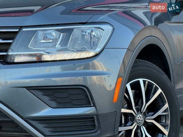 Серый Фольксваген Тигуан, объемом двигателя 2 л и пробегом 53 тыс. км за 18900 $, фото 3 на Automoto.ua