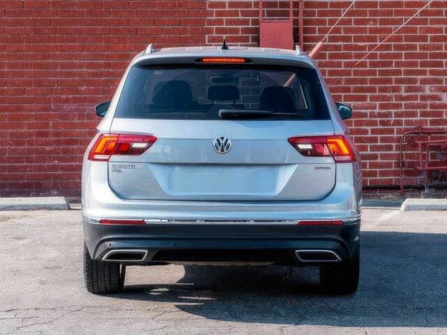 Сірий Фольксваген Тігуан, об'ємом двигуна 2 л та пробігом 46 тис. км за 9000 $, фото 5 на Automoto.ua