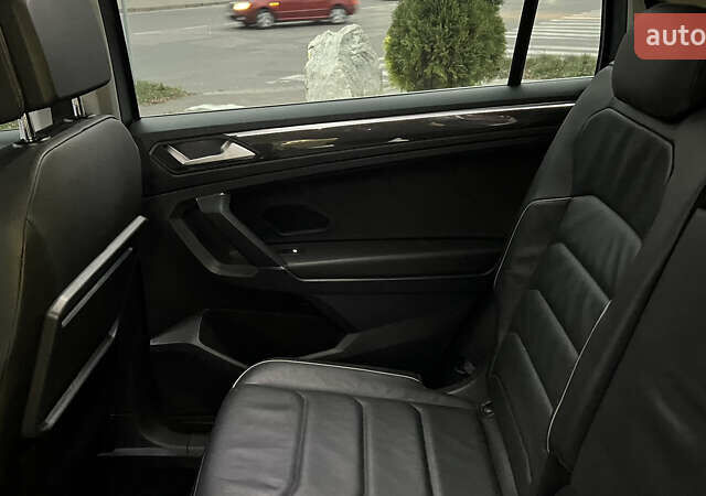 Серый Фольксваген Тигуан, объемом двигателя 2 л и пробегом 75 тыс. км за 29999 $, фото 35 на Automoto.ua