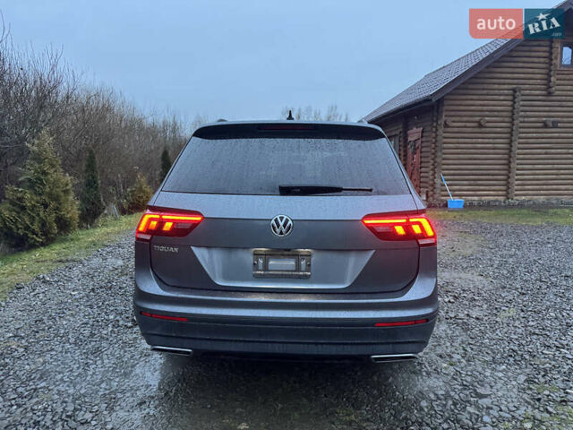 Серый Фольксваген Тигуан, объемом двигателя 0 л и пробегом 23 тыс. км за 11500 $, фото 8 на Automoto.ua