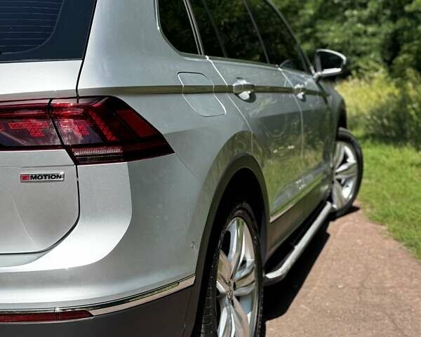 Серый Фольксваген Тигуан, объемом двигателя 1.98 л и пробегом 103 тыс. км за 31000 $, фото 8 на Automoto.ua