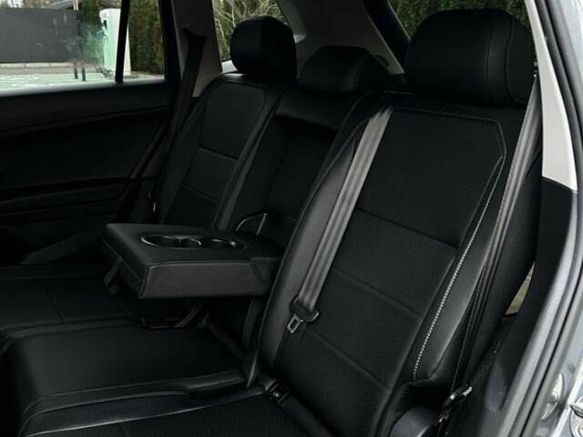 Серый Фольксваген Тигуан, объемом двигателя 2 л и пробегом 98 тыс. км за 22000 $, фото 7 на Automoto.ua