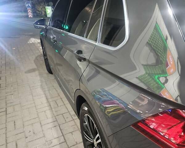 Фольксваген Тігуан 2020 у Києві на Automoto.ua Сірий Фольксваген Тігуан, об'ємом двигуна 1.98 л та пробігом 119 тис. км за 26700 $, фото 56 на Automoto.ua