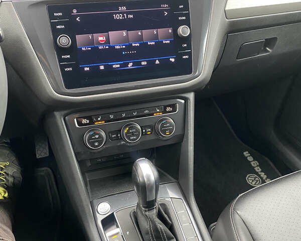 Серый Фольксваген Тигуан, объемом двигателя 2 л и пробегом 148 тыс. км за 19850 $, фото 32 на Automoto.ua