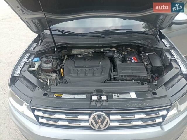 Серый Фольксваген Тигуан, объемом двигателя 1.98 л и пробегом 159 тыс. км за 19900 $, фото 1 на Automoto.ua