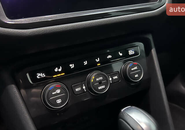 Серый Фольксваген Тигуан, объемом двигателя 2 л и пробегом 75 тыс. км за 29999 $, фото 14 на Automoto.ua