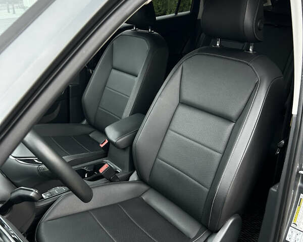 Сірий Фольксваген Тігуан, об'ємом двигуна 2 л та пробігом 98 тис. км за 22300 $, фото 10 на Automoto.ua