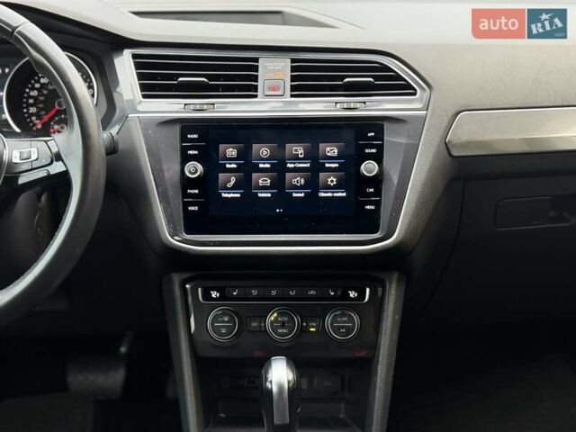 Сірий Фольксваген Тігуан, об'ємом двигуна 1.98 л та пробігом 173 тис. км за 16999 $, фото 72 на Automoto.ua