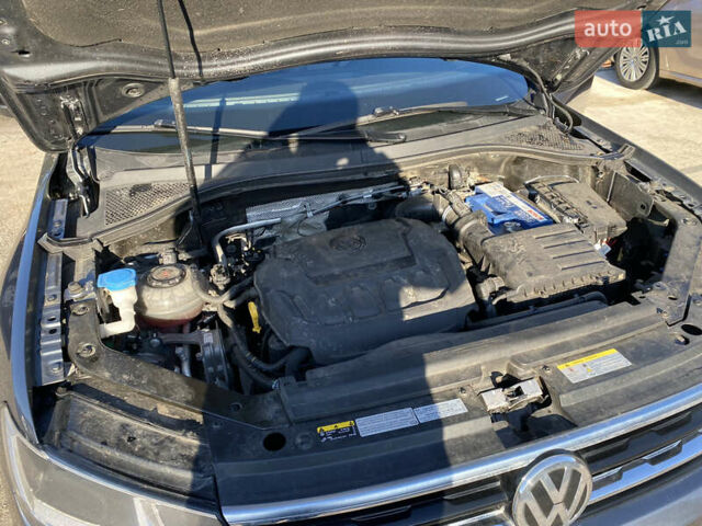 Сірий Фольксваген Тігуан, об'ємом двигуна 1.98 л та пробігом 81 тис. км за 25000 $, фото 15 на Automoto.ua
