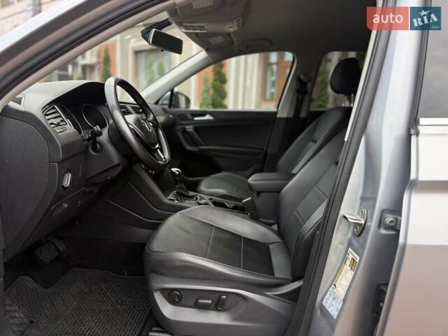 Сірий Фольксваген Тігуан, об'ємом двигуна 1.98 л та пробігом 173 тис. км за 16999 $, фото 36 на Automoto.ua