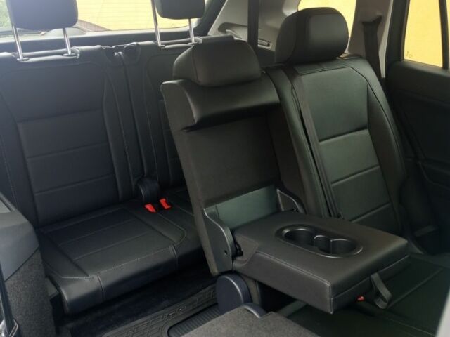 Серый Фольксваген Тигуан, объемом двигателя 2 л и пробегом 22 тыс. км за 19734 $, фото 6 на Automoto.ua