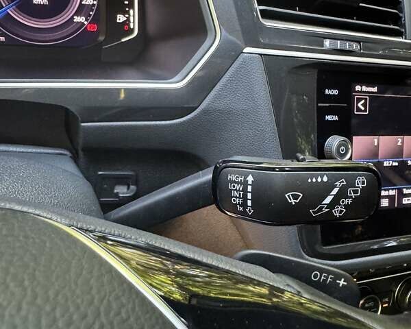 Серый Фольксваген Тигуан, объемом двигателя 1.98 л и пробегом 103 тыс. км за 31000 $, фото 45 на Automoto.ua