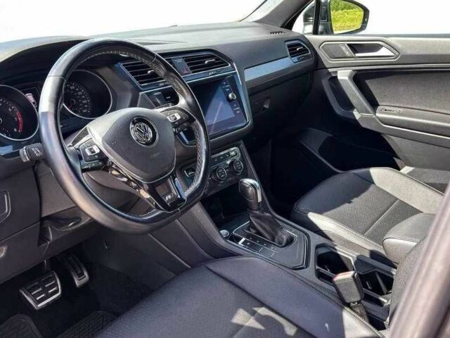 Сірий Фольксваген Тігуан, об'ємом двигуна 0 л та пробігом 54 тис. км за 10900 $, фото 9 на Automoto.ua