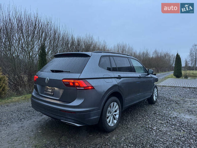 Серый Фольксваген Тигуан, объемом двигателя 0 л и пробегом 23 тыс. км за 11500 $, фото 7 на Automoto.ua