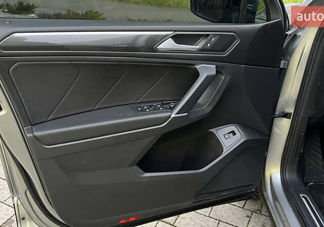 Серый Фольксваген Тигуан, объемом двигателя 2 л и пробегом 75 тыс. км за 29999 $, фото 31 на Automoto.ua